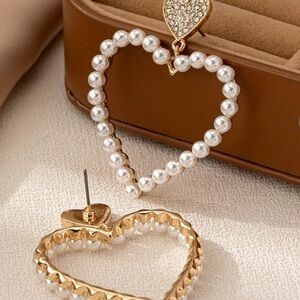 NEW Elegant Romantic Gold and Pearl Heart Earrings. Cute Heart earrings 🤍 (A0-5)